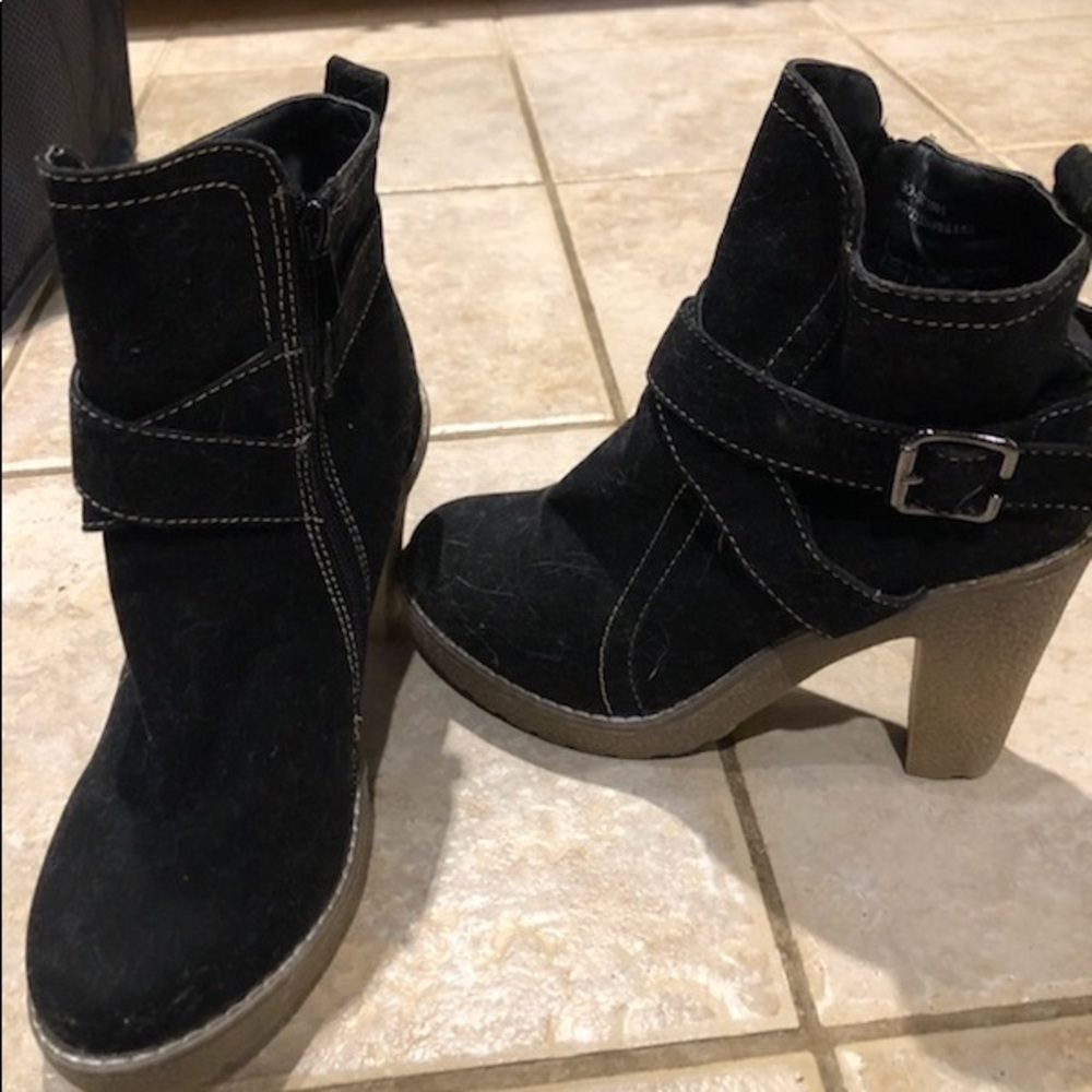 Black heel - Picture 1 of 3